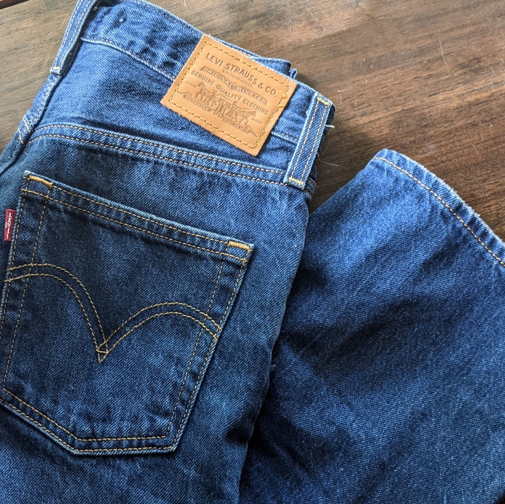Levi's · Ribcage Straight Ankle Jeans
